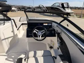Thumbnail von Sea Ray SPX 210