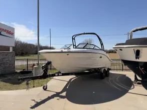 Thumbnail von Sea Ray SPX 210