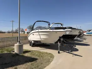 Thumbnail von Sea Ray SPX 210