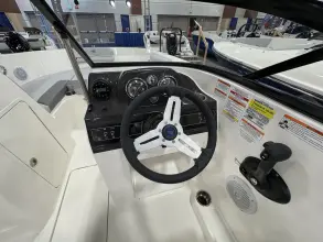 Thumbnail von Bayliner VR4