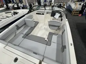Thumbnail von Bayliner VR4