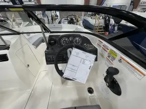 Thumbnail von Bayliner VR4