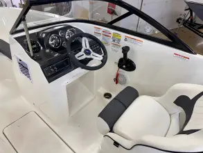 Thumbnail von Bayliner VR4