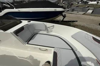 Thumbnail von Bayliner Element M17