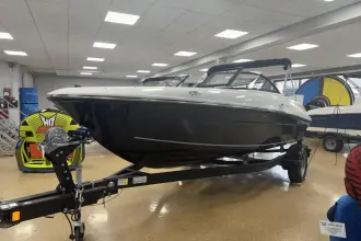 Thumbnail von Bayliner VR4