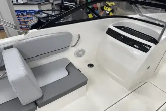 Thumbnail von Bayliner VR4