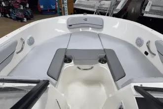 Thumbnail von Bayliner VR4