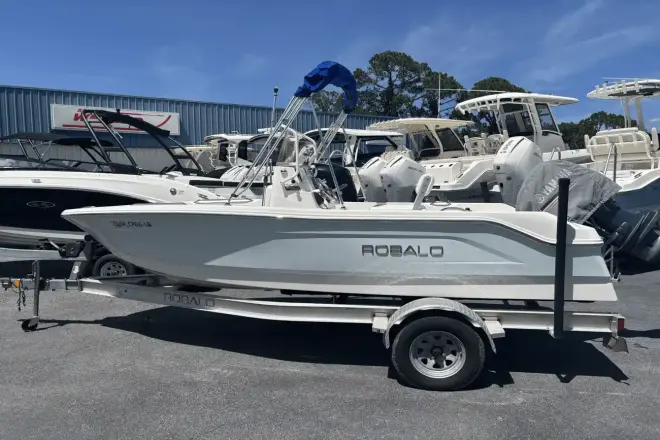 Robalo R160