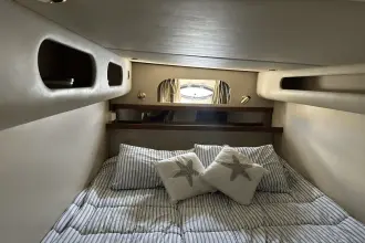 Thumbnail von Cruisers Yachts 3870