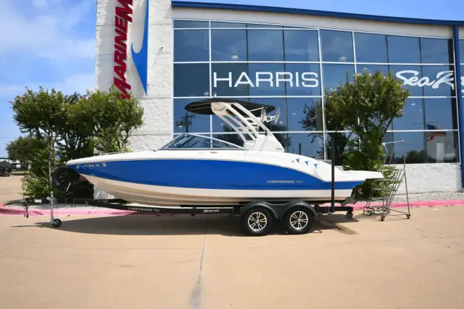 Chaparral 230 SSI