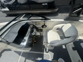 Thumbnail von Bayliner VR5