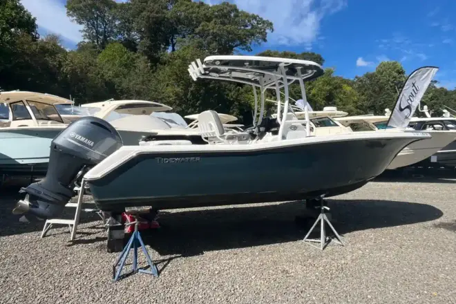 Tidewater Boats 210 LXF