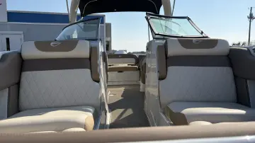 Thumbnail von Crownline 270