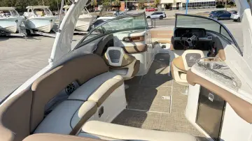 Thumbnail von Crownline 270