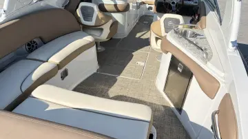 Thumbnail von Crownline 270