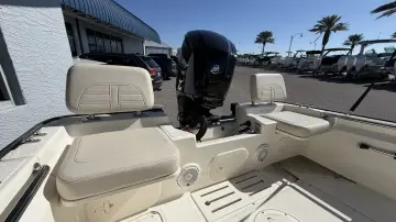 Thumbnail von Boston Whaler 170 Montauk