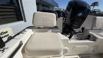Thumbnail von Boston Whaler 170 Montauk