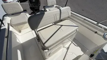 Thumbnail von Boston Whaler 170 Montauk