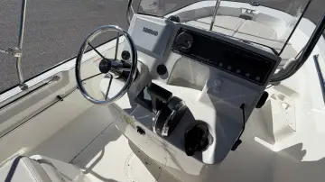 Thumbnail von Boston Whaler 170 Montauk
