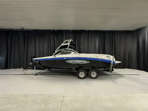 Correct Craft 226LE