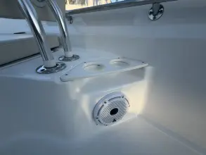 Thumbnail von Boston Whaler 210 Montauk