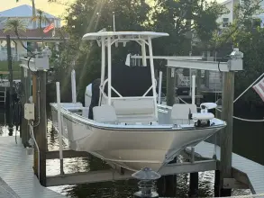 Thumbnail von Boston Whaler 210 Montauk