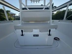 Thumbnail von Boston Whaler 210 Montauk