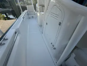 Thumbnail von Boston Whaler 210 Montauk