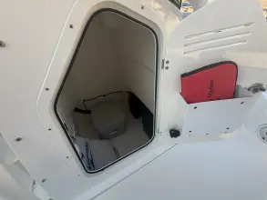 Thumbnail von Boston Whaler 210 Montauk