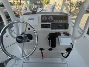 Thumbnail von Boston Whaler 210 Montauk