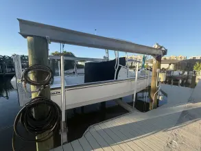 Thumbnail von Boston Whaler 210 Montauk