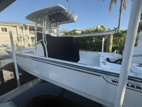 Thumbnail von Boston Whaler 210 Montauk