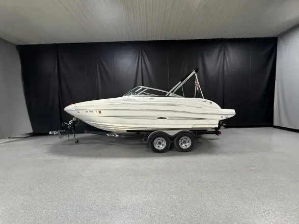 Sea Ray 200 Sundeck
