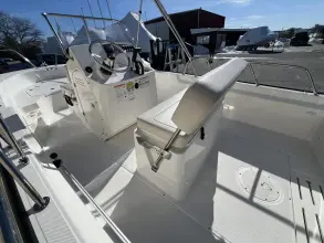 Thumbnail von Boston Whaler 170 Montauk