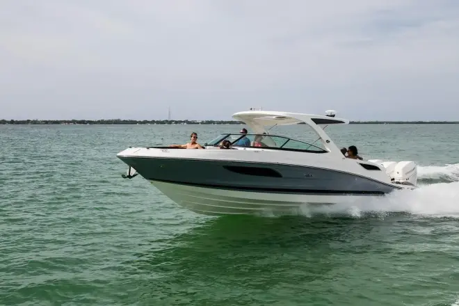 Sea Ray SLX 350 Outboard