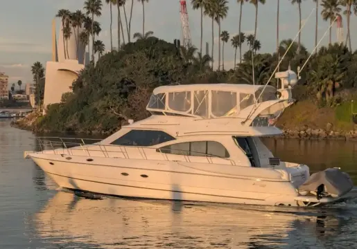Cruisers Yachts 50 FLY