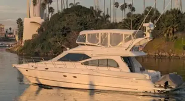 Cruisers Yachts 50 FLY