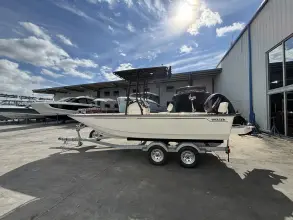 Thumbnail von Boston Whaler 190 Montauk