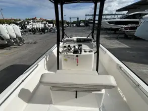 Thumbnail von Boston Whaler 190 Montauk