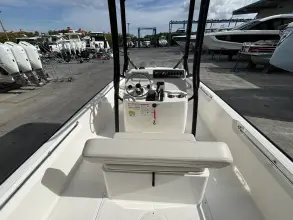 Thumbnail von Boston Whaler 190 Montauk