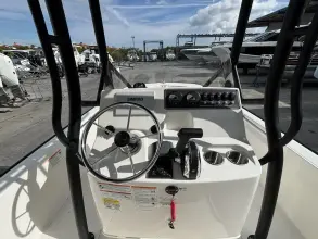 Thumbnail von Boston Whaler 190 Montauk
