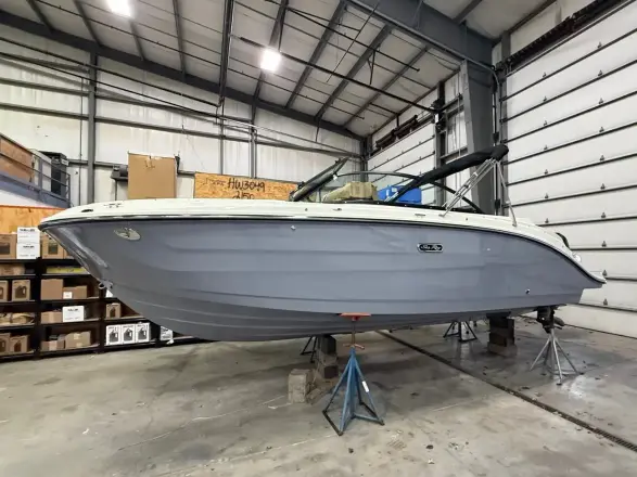 Sea Ray SDX 230 Outboard