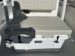 Thumbnail von Boston Whaler 190 Montauk