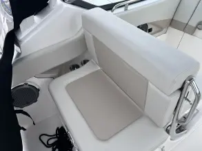 Thumbnail von Boston Whaler 240 Vantage