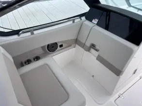 Thumbnail von Boston Whaler 240 Vantage