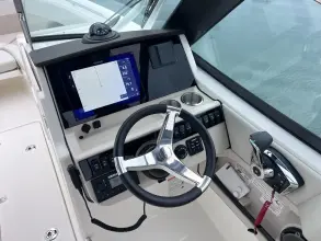 Thumbnail von Boston Whaler 240 Vantage