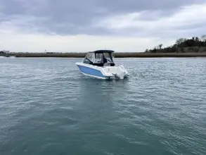 Thumbnail von Boston Whaler 240 Vantage