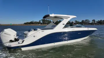 Sea Ray SLX 310 Outboard