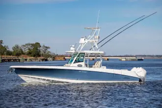 Boston Whaler 350 Outrage