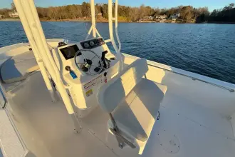 Thumbnail von Boston Whaler 190 Montauk